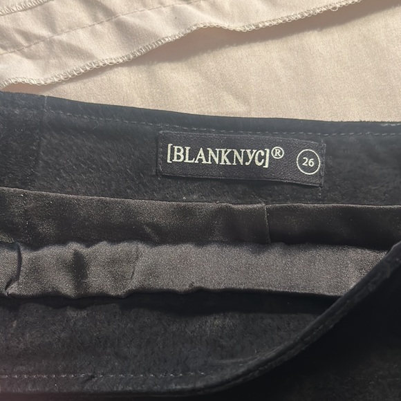 Black NYC suede mini skirt - Picture 2 of 3